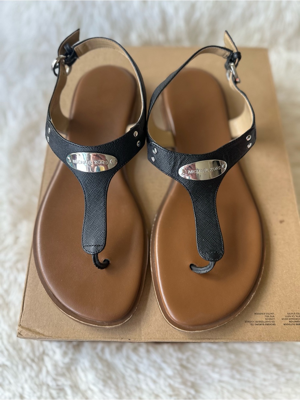 Michael Kors Women’s Black Leather T-Strap Thong Sandals Size: 9